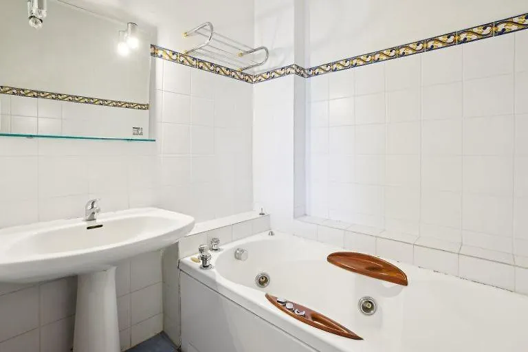 Haussmannien Apartment